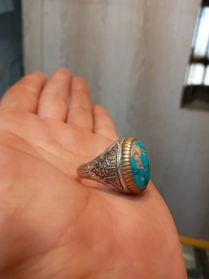 انگشتر مردانه فیروزه نیشابور رکاب تاج برنجی کد 115 - Image 4