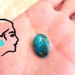 نگین فیروزه آبی پر رنگ و محک نیشابوری مدل عنکبوتی کد 127